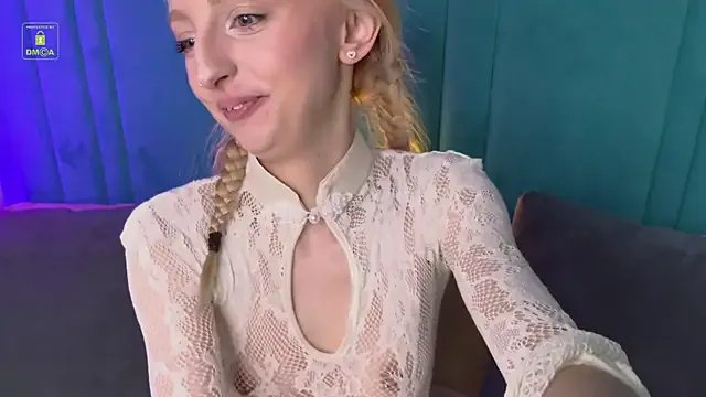 maya_snow on StripChat