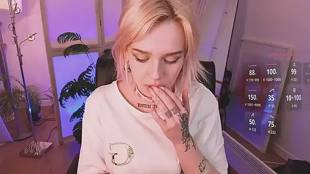 MayWins on StripChat