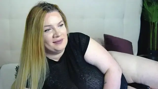 MelanieBrownn on StripChat