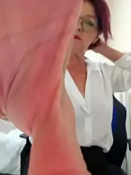 Melody73 on StripChat