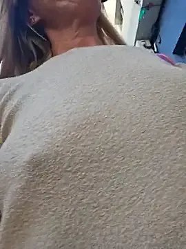 Melody73 on StripChat