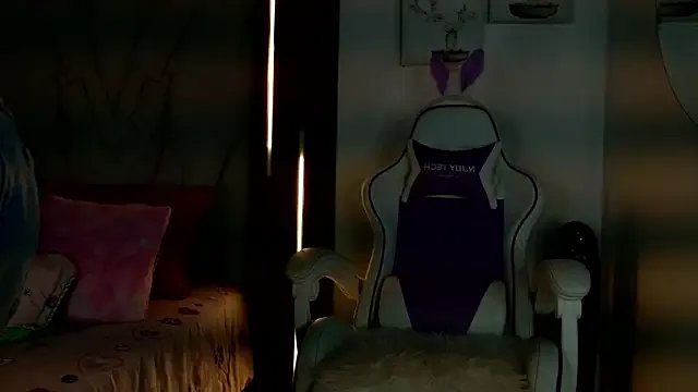 mia_099 on StripChat