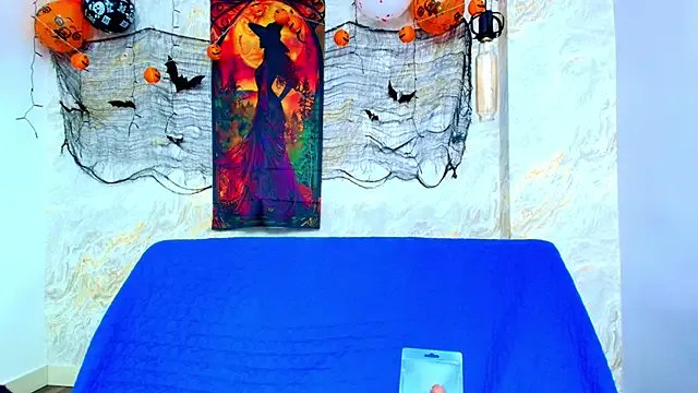 Mia_candy_0 on StripChat