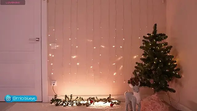 Miablueye on StripChat