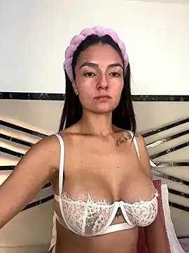 MiaKane99 on StripChat