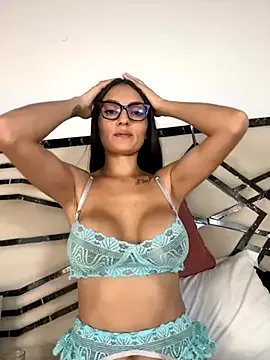 MiaKane99 on StripChat