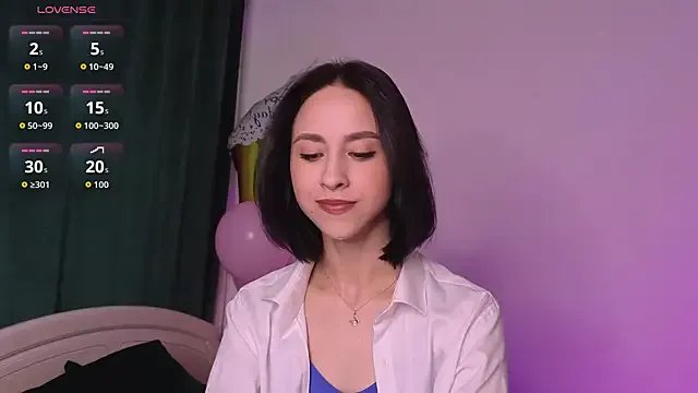 MiaSweetasHoney on StripChat