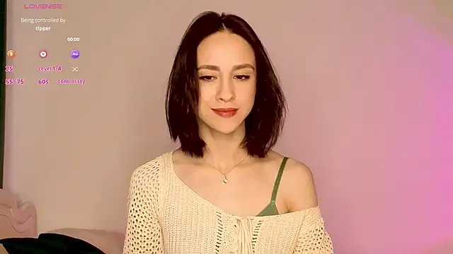 MiaSweetasHoney on StripChat