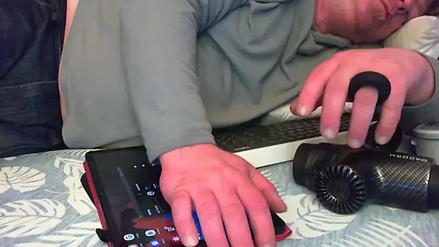 Mic_Oxinner on StripChat