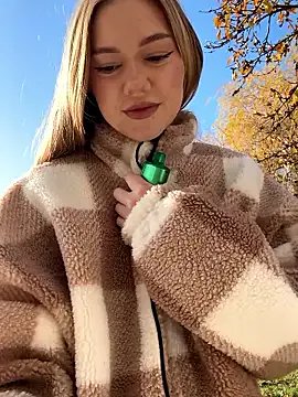 MilaMoone on StripChat