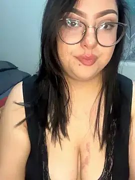 MileyGia on StripChat