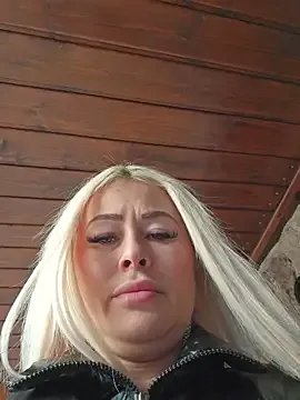 MILFBARBY on StripChat