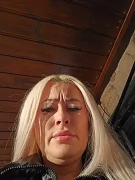 MILFBARBY on StripChat