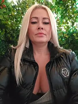 MILFBARBY on StripChat