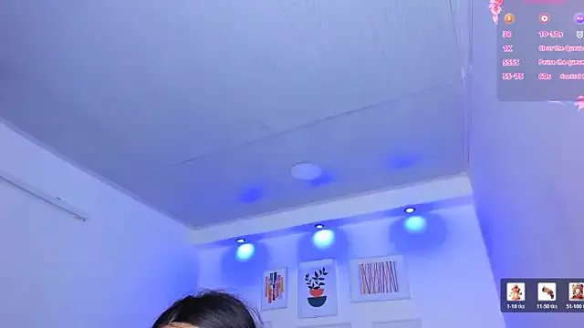 milk_candy18 on StripChat