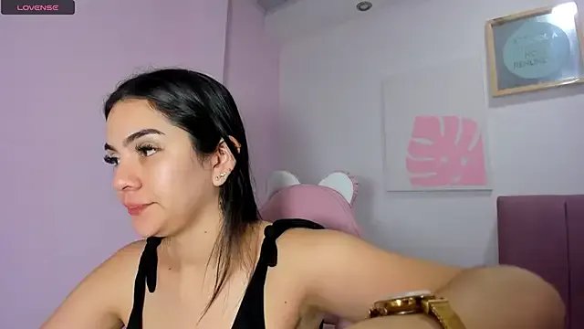 milk_candy18 on StripChat