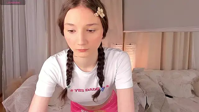 MilliMouse on StripChat