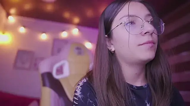 milly_kenner on StripChat