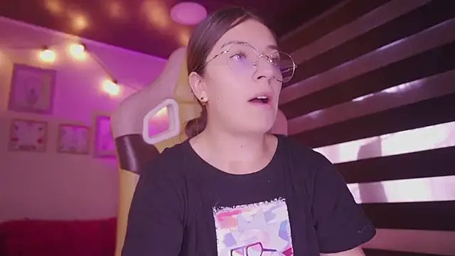 milly_kenner on StripChat