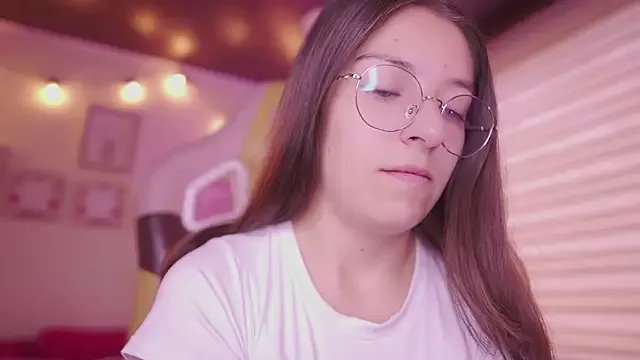 milly_kenner on StripChat