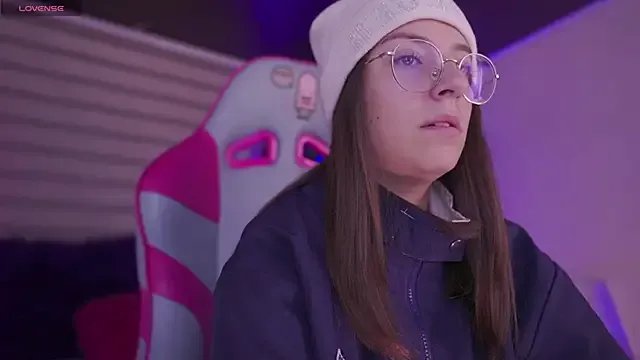 milly_kenner on StripChat