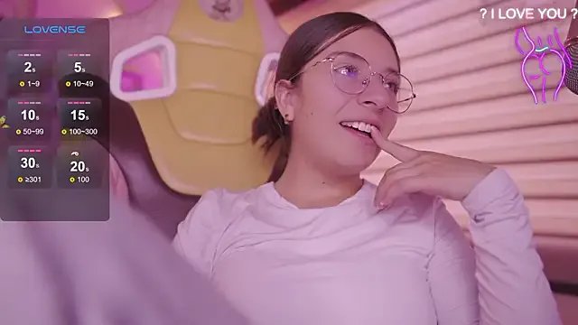 milly_kenner on StripChat