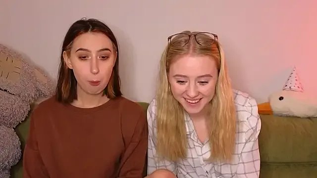 Mimipaws on StripChat