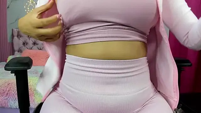 Mindy_19 on StripChat