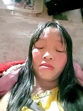 Minkine022 on StripChat