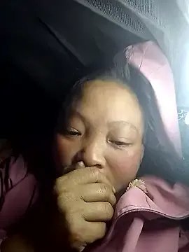 Minkine022 on StripChat