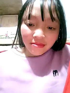 Minkine022 on StripChat