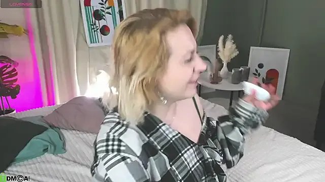 miss_lisaaa on StripChat