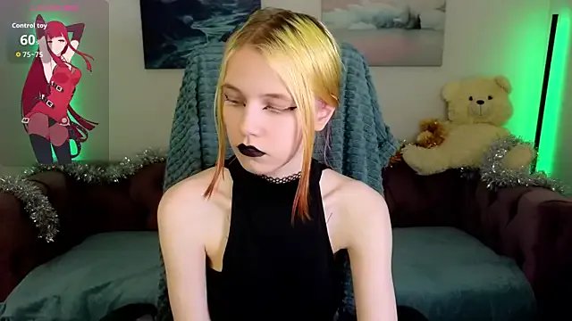 MitaSide on StripChat