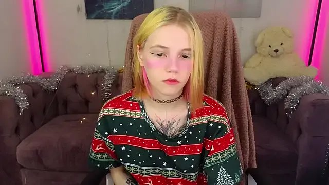 MitaSide on StripChat