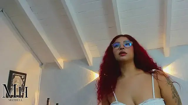 MizzHell on StripChat