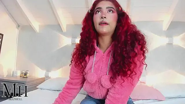 MizzHell on StripChat
