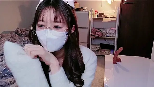 MOEMOE-Q — Freechat on StripChat