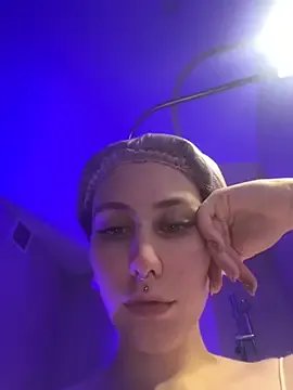 Molli_Luv on StripChat