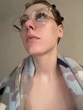 Molli_Luv on StripChat