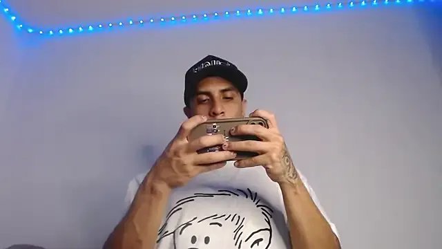 Monkey_uchiha777 on StripChat