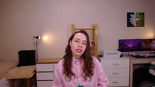 Monroe_Linger on StripChat