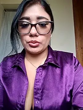 Monse--145 on StripChat