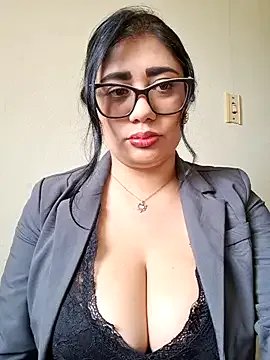 Monse--145 on StripChat