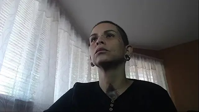 moon_cat85 on StripChat