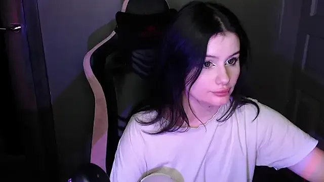 Moon_raven — shirtless for 5 minutes