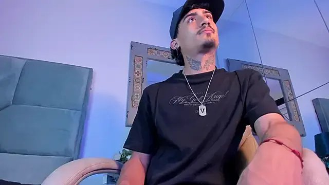 Mr_Strike on StripChat