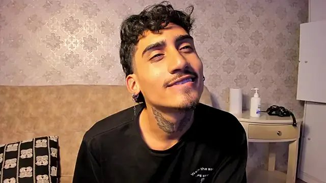 Mr_Strike on StripChat