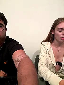 MrAndMrsSavage on StripChat