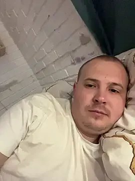 MrMrsRight on StripChat