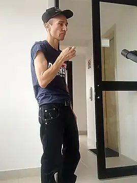 Nacho18hot on StripChat